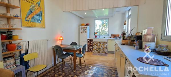 Maison ancienne en pierre T6 de 182 m2 avec un beau jardin