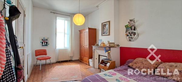 Maison ancienne en pierre T6 de 182 m2 avec un beau jardin