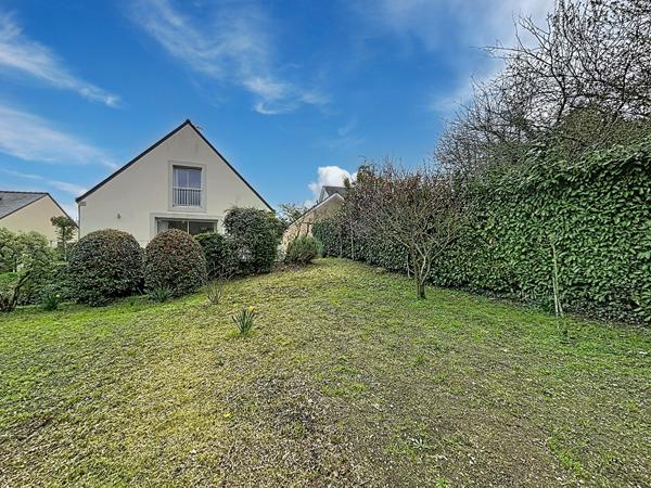Maison contemporaine bourg de Carquefou 190 m2 au sol + Garage