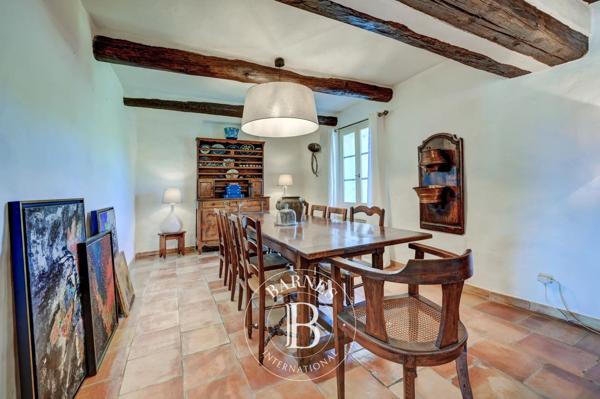 Mallemort, Propriété 11 Chambres -  428 m² à vendre