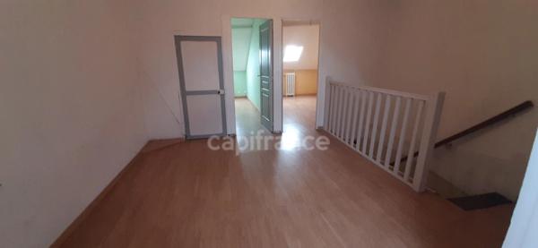 Dpt Sarthe (72), à vendre LUCHE PRINGE maison P3 de 64 m² - Terrain de 195,00 m²