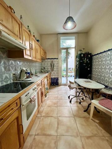 RARE À SÈTE – T4 SPACIEUX AVEC COUR PRIVÉE – QUARTIER THÉÂTRE