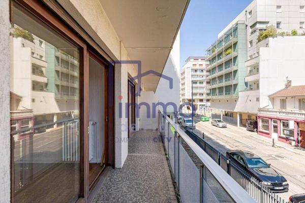 Appartement 3 pièces                                        - 38100 Grenoble Réf : 21743-IMMODEFRANCE69