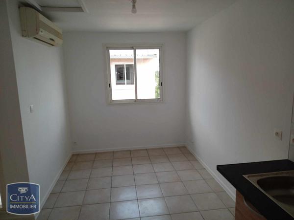 Appartement à louer 1 pièce 31.83m² Le Tampon (97430)