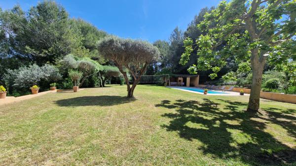 Aubagne (13400) BASTIDE / MAISON - AUBAGNE - 362 m² sur terrain de 9753 m² - Piscine - AU CALME et SANS VIS-à-Vis