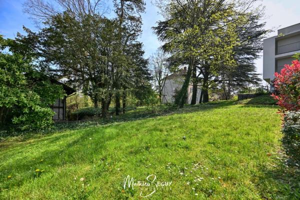 Terrain à vendre de 764,00 m² VERNAISON (69)