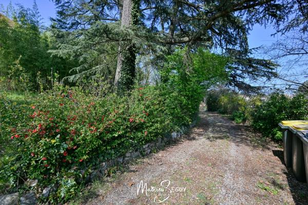 Terrain à vendre de 764,00 m² VERNAISON (69)