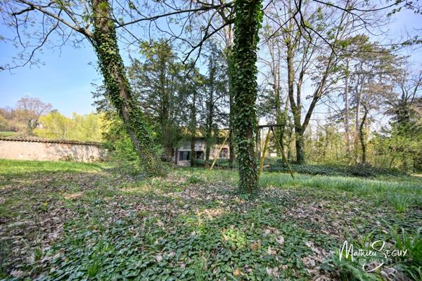 Terrain à vendre de 764,00 m² VERNAISON (69)