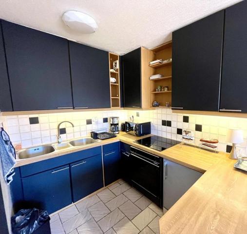 A 50 m de la plage de Saine-Cécile ! Très bel appartement 2 chambres en RDC avec terrasse et place de parking