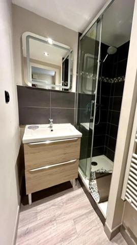 A 50 m de la plage de Saine-Cécile ! Très bel appartement 2 chambres en RDC avec terrasse et place de parking