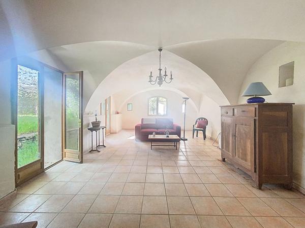 A vendre maison en pierre à Le Poêt