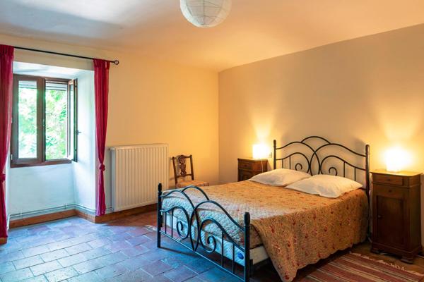 07460 : Maison Pierre avec Piscine sur 3000m2 de terrain