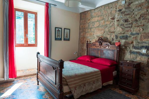 07460 : Maison Pierre avec Piscine sur 3000m2 de terrain