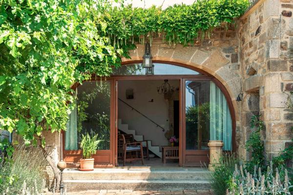 07460 : Maison Pierre avec Piscine sur 3000m2 de terrain