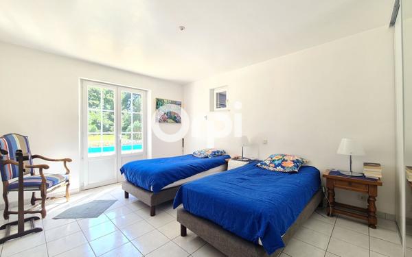 Maison à vendre    5 pièces •  Breuillet