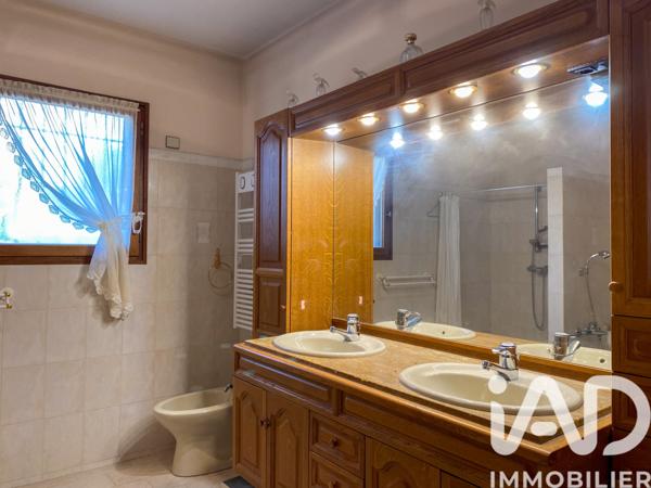 Maison à vendre 5 pièces 133 m² Bagnols-sur-Cèze