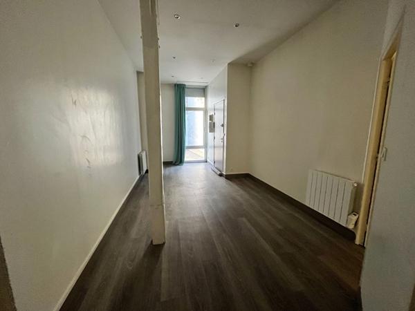 Appartement 2 pièces Place st Marc