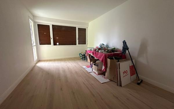 Appartement à vendre    3 pièces • 58,76 m2 Ris-Orangis