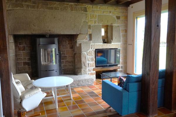 MAISON TRADITIONNELLE AVEC UN GRAND TERRAIN