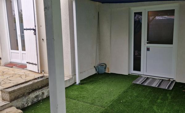 Maison à vendre 3 pièces proche de LA COURONNE (16), plain pied, 2 chambres, jardin