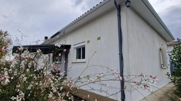 Maison à vendre 3 pièces proche de LA COURONNE (16), plain pied, 2 chambres, jardin