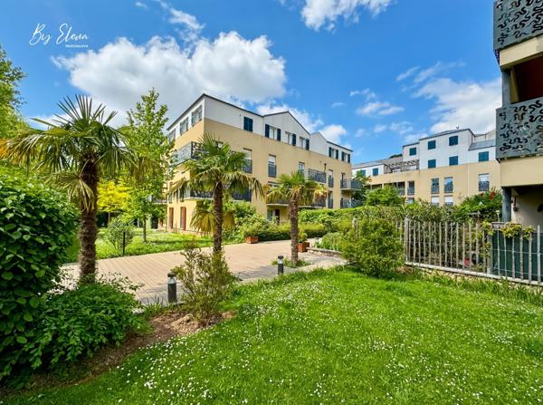 Duplex d’exception — Terrasse toit - Vue panoramique - Dernier étage.