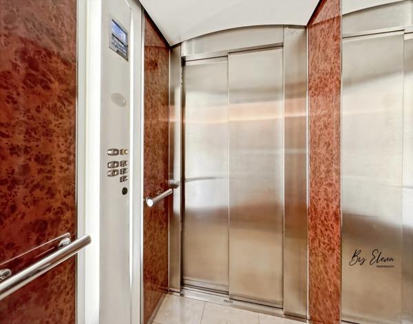 Duplex d’exception — Terrasse toit - Vue panoramique - Dernier étage.