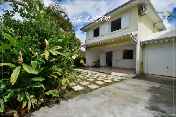 DUCOS Sous COMPROMIS Emplacement N°1 - Maison P4 de 101 m² + Terrasses - Terrain plat de 196,00 m² - Dpt Martinique (972), à vendre