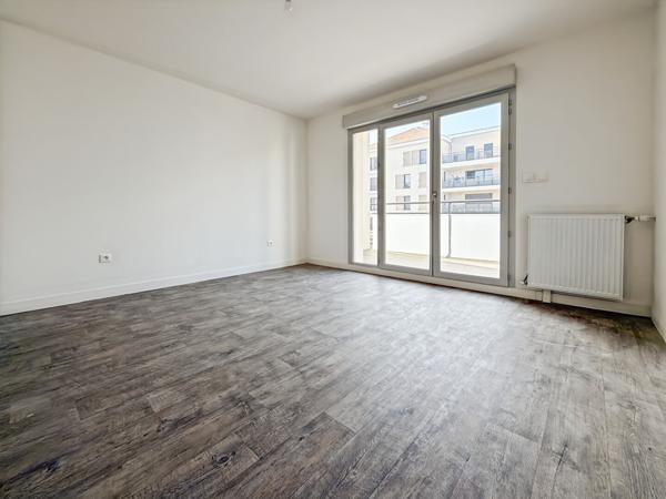 Appartement Jouy Le Moutier 4 pièce(s) neuf