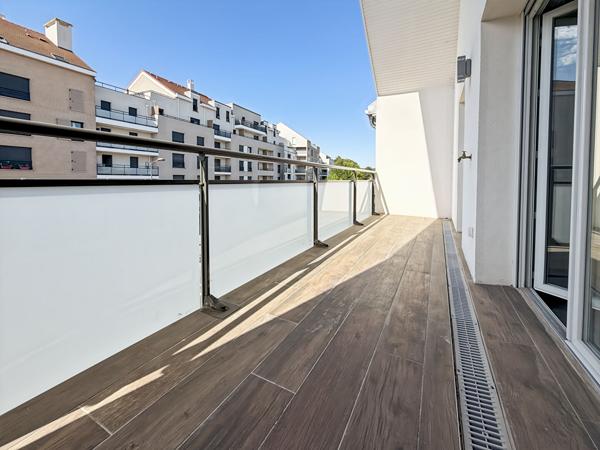Appartement Jouy Le Moutier 4 pièce(s) neuf