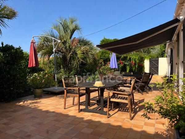 Propriété avec dépendances au coeur d’un jardin paysager– 230 m² habitables – À 10 min des plages des Sables-d'Olonne