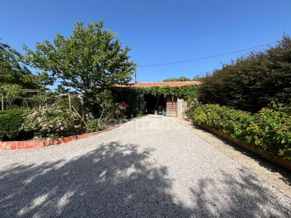 Propriété avec dépendances au coeur d’un jardin paysager– 230 m² habitables – À 10 min des plages des Sables-d'Olonne