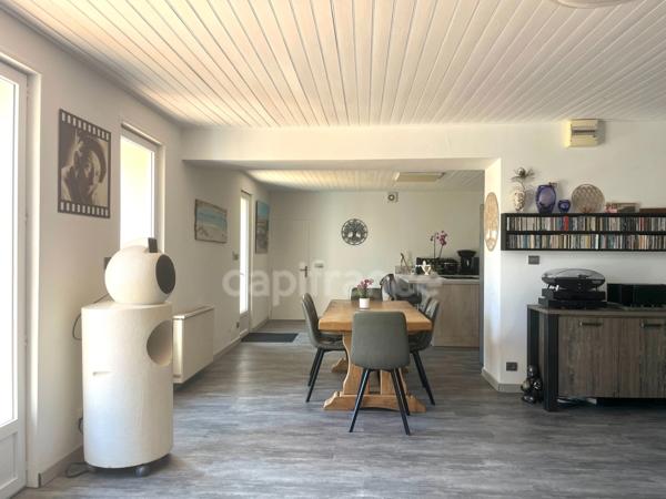 Propriété avec dépendances au coeur d’un jardin paysager– 230 m² habitables – À 10 min des plages des Sables-d'Olonne
