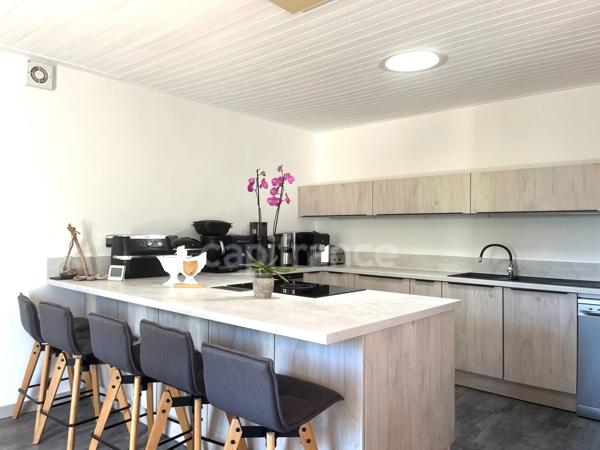 Propriété avec dépendances au coeur d’un jardin paysager– 230 m² habitables – À 10 min des plages des Sables-d'Olonne