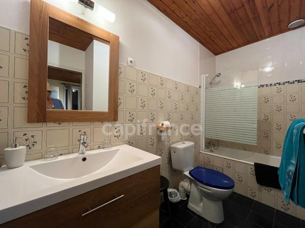 Propriété avec dépendances au coeur d’un jardin paysager– 230 m² habitables – À 10 min des plages des Sables-d'Olonne