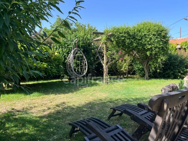 Propriété avec dépendances au coeur d’un jardin paysager– 230 m² habitables – À 10 min des plages des Sables-d'Olonne