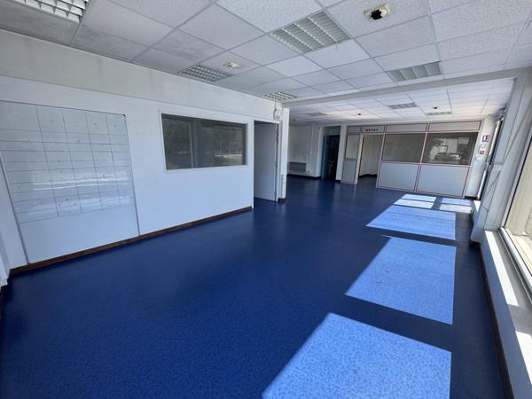 CLUSES - Bâtiment mixte avec fort potentiel   Local commerci