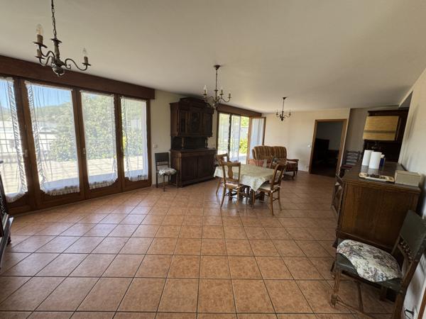 CLUSES - Bâtiment mixte avec fort potentiel   Local commerci