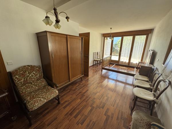 CLUSES - Bâtiment mixte avec fort potentiel   Local commerci