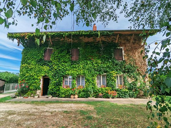 Maison Saint Seine En Bâche 8 pièce(s) 200 m² sur un terrain clos et plat de 5300 m²