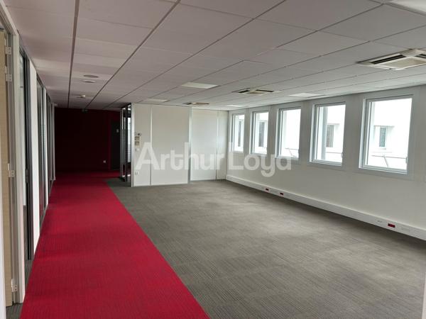 À louer : Bureaux modernes et fonctionnels au coeur de Lille - Emplacement stratégique et prestations de qualité