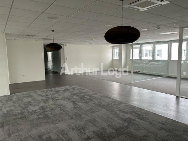 À louer : Bureaux modernes et fonctionnels au coeur de Lille - Emplacement stratégique et prestations de qualité