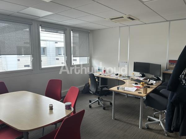 À louer : Bureaux modernes et fonctionnels au coeur de Lille - Emplacement stratégique et prestations de qualité