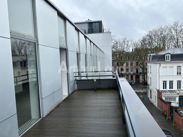 Bureaux modernes et lumineux à louer à Lille - Accessibilité optimale et cadre de travail agréable