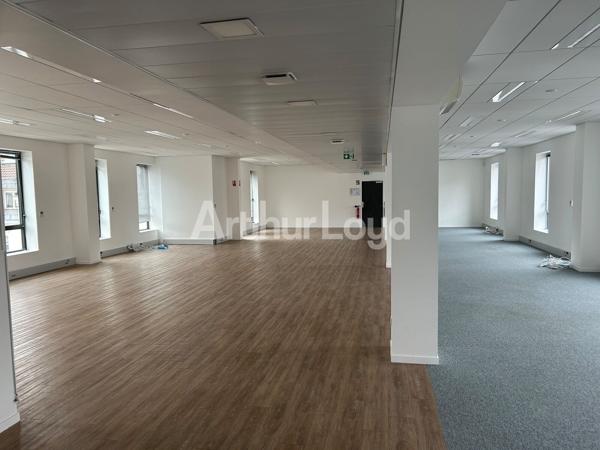 Bureaux modernes et lumineux à louer à Lille - Accessibilité optimale et cadre de travail agréable
