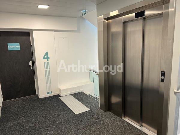 Bureaux modernes et lumineux à louer à Lille - Accessibilité optimale et cadre de travail agréable