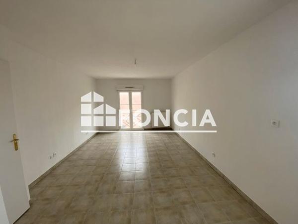 Location Appartement 2 pièces 39.5 m² - 2 PLACE DES FELIBRES Roquebrune Sur Argens 83520