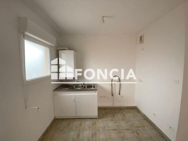 Location Appartement 2 pièces 39.5 m² - 2 PLACE DES FELIBRES Roquebrune Sur Argens 83520