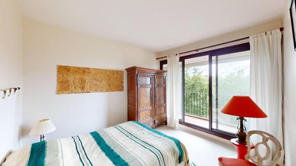3/4 pièces au 6ème étage, avec asc., balcon-loggia ensoleillé et vue dégagée sur forêt