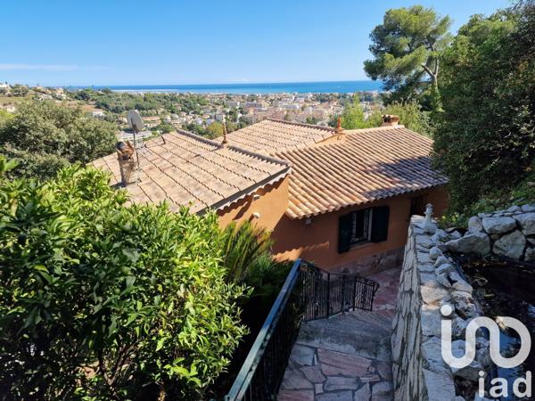Maison 5 pièces de 135 m² à Cagnes-sur-Mer (06800)